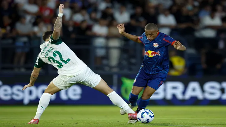 Jhon Jhon em Red Bull Bragantino x Palmeiras pelo Brasileirão 2025 - Miguel Schincariol/Getty Images