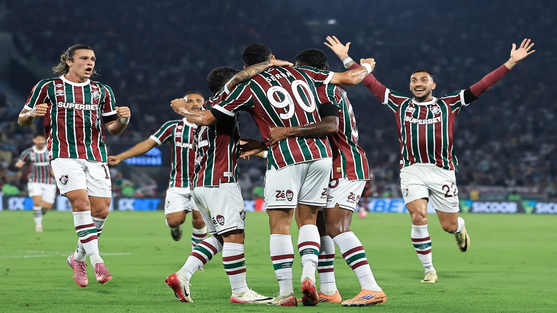 Jogadores do Fluminense comemoram gol no Brasileirão 2025 – Buda Mendes/Getty Images