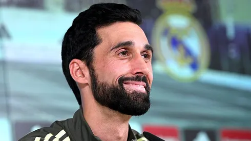 Real Madrid vê ambiente melhorar nos bastidores após a chegada de Arbeloa em comparação às tensões com o ex-treinador do time, Xabi Alonso (Foto: Denis Doyle/Getty Images)