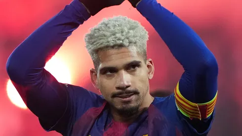 Ronald Araújo é o novo capitão do Barcelona. Foto: Gabriel Kuchta/Getty Images