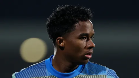 Endrick durante aquecimento. (Foto: Florencia Tan Jun/Getty Images)