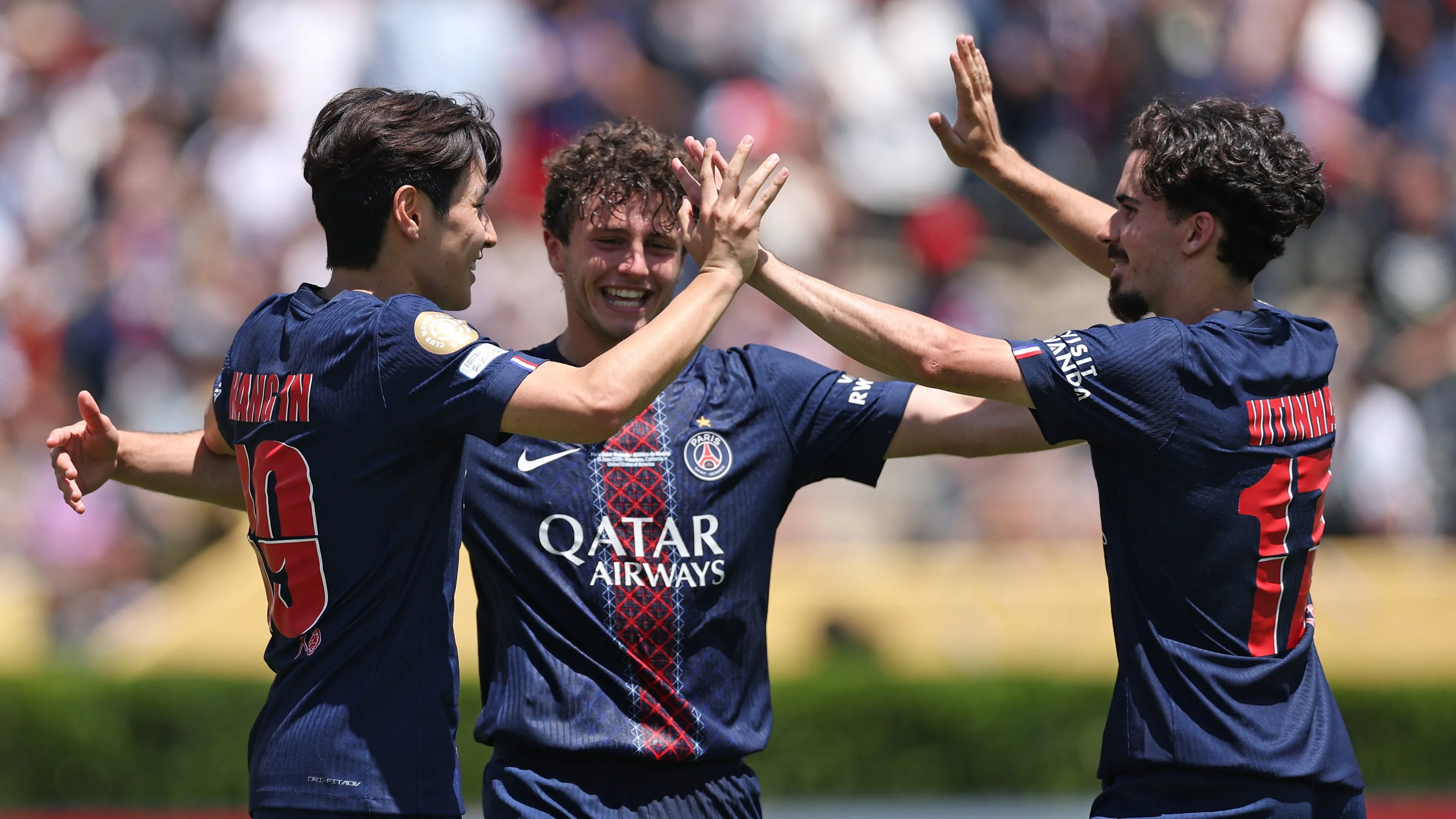 Lee, João Neves e Vitinha no PSG. Foto: Stu Forster/Getty Images