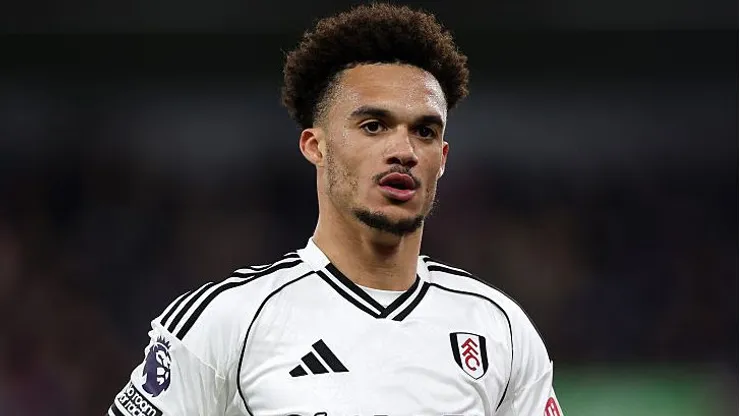 Robinson, do Fulham, é alvo do Liverpool. Foto: Justin Setterfield/Getty Images