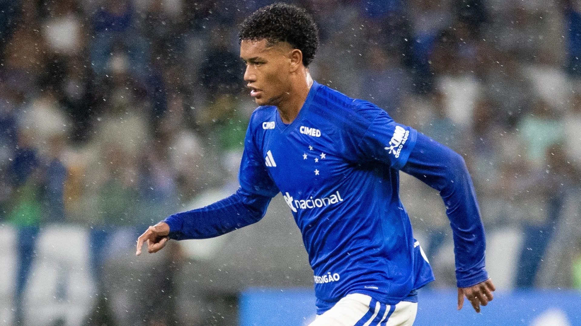 Kauã Prates em partida do Cruzeiro. Foto: Fernando Moreno/AGIF