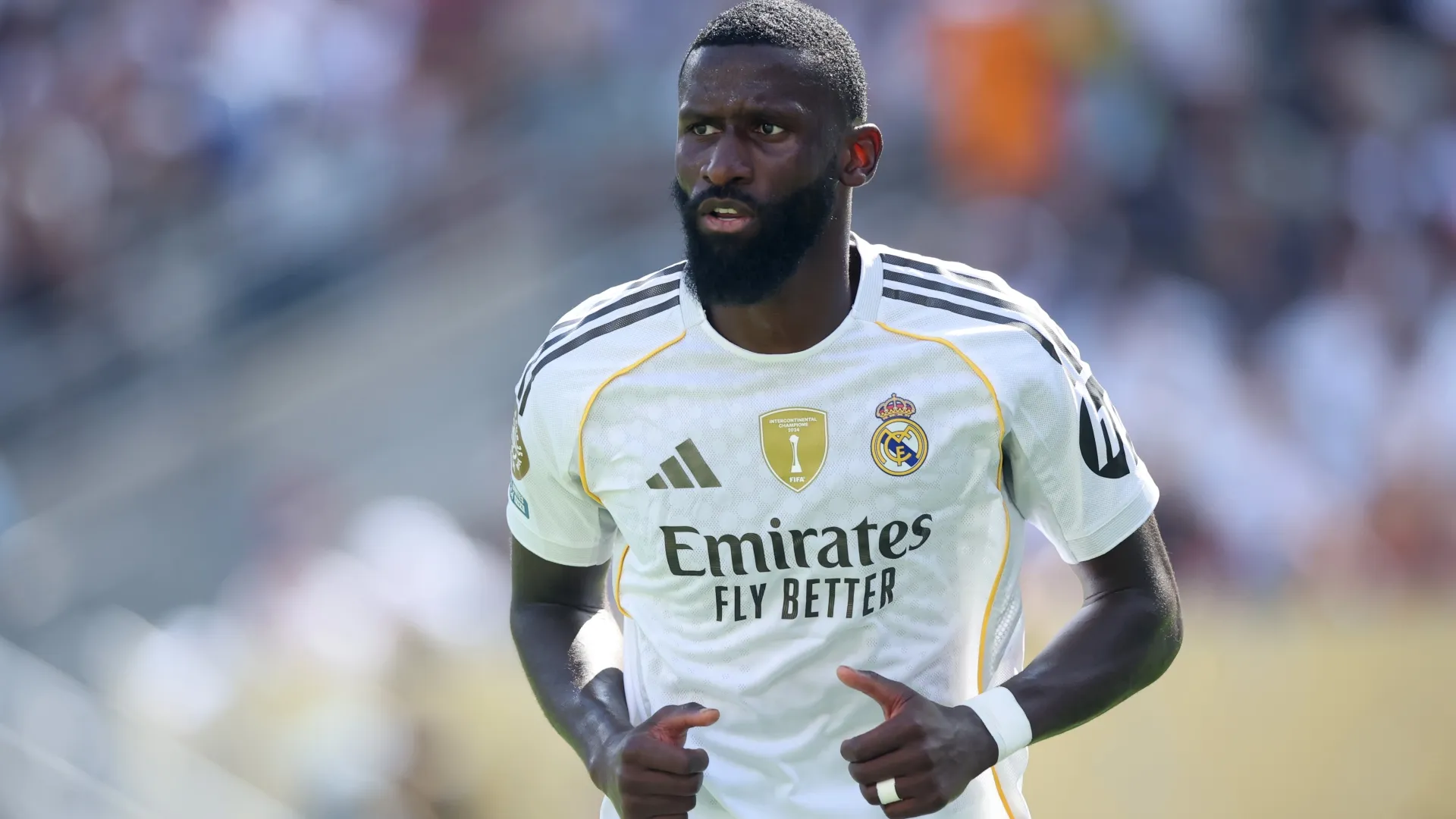 O zagueiro Rüdiger em jogo do Real Madrid