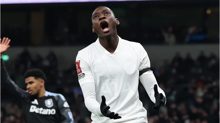 Randal Kolo Muani em partida do Tottenham. (Photo by Ryan Pierse/Getty Images)