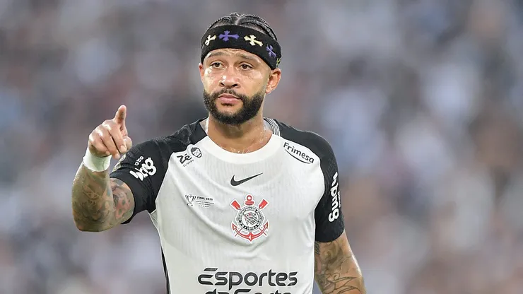Alvo de Shabab Al-Ahli e Al-Wasl, Memphis Depay deve deixar o Corinthians após a Copa do Mundo. Foto: Thiago Ribeiro/AGIF