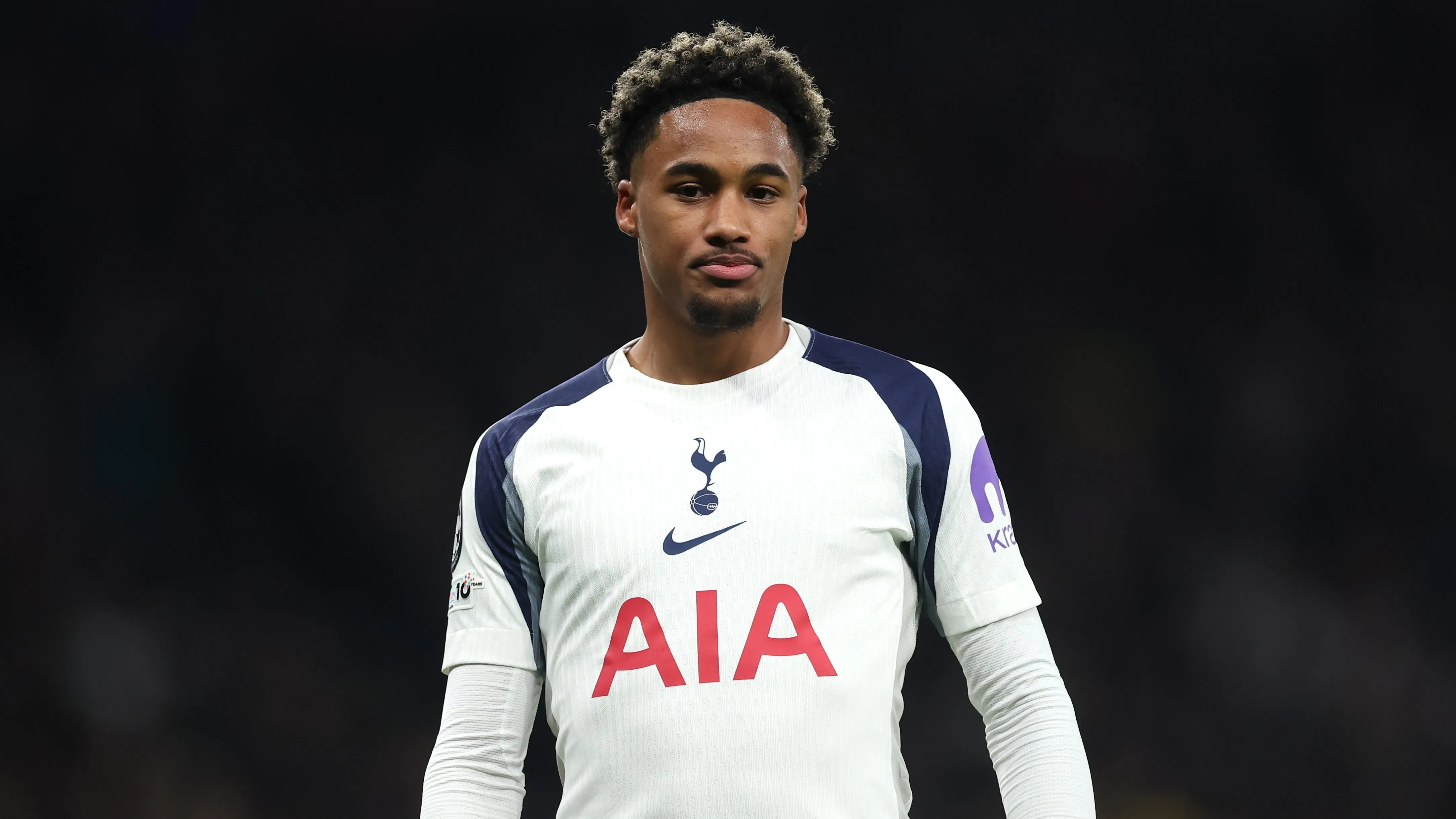 Wilson Odobert em jogo do Totteham. Jogador sofreu acidente com Kolo Muani. Foto: Julian Finney/Getty Images