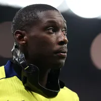 Kolo Muani e Wilson Odobert sofrem acidente antes de jogo do Tottenham