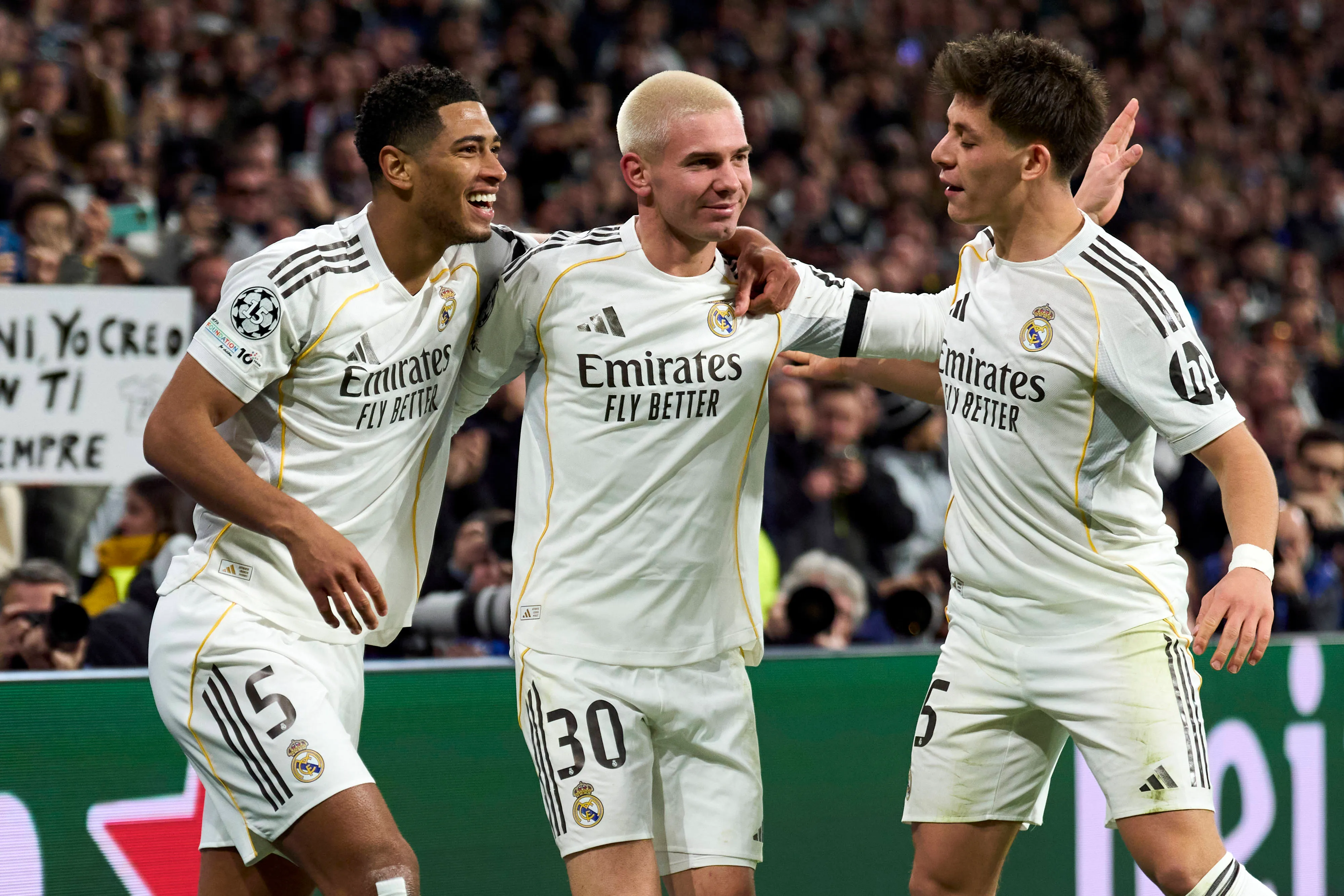 Segundo o portal Cadena SER, os cinco jogadores, Bellingham, Valverde, Camavinga, Mastantuono e Arda Güler tiveram uma reunião com o presidente Florentino Pérez. IMAGO / Alberto Gardin – (LePictorium)