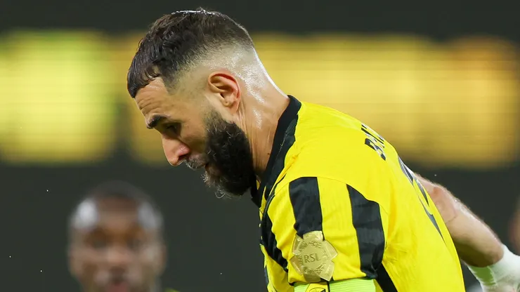 Impasse contratual afasta Karim Benzema de partida contra o Al-Fateh. (Foto: Yasser Bakhsh/Getty Images)