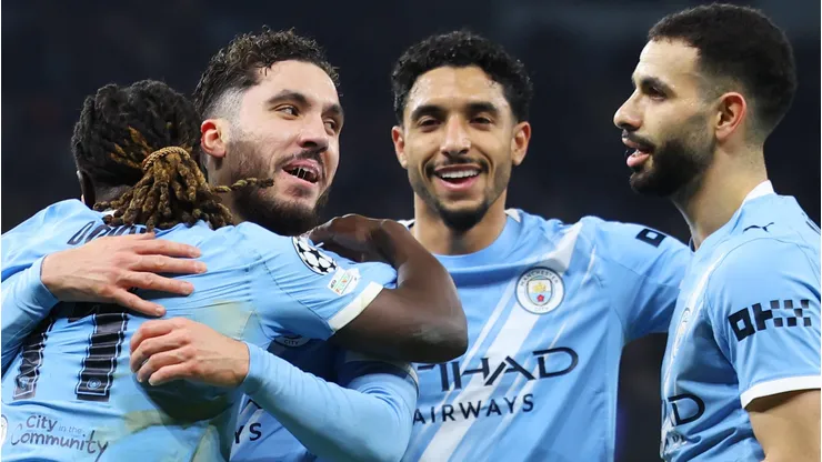 Jogadores do Manchester City comemoram vitória na Champions League. (Photo by Molly Darlington/Getty Images)