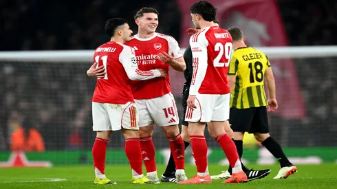 Gabriel Martinelli, Gyoekers e Havertz comemoram gol do Arsenal na Champions 2025/26 – Clive Mason/Getty Images