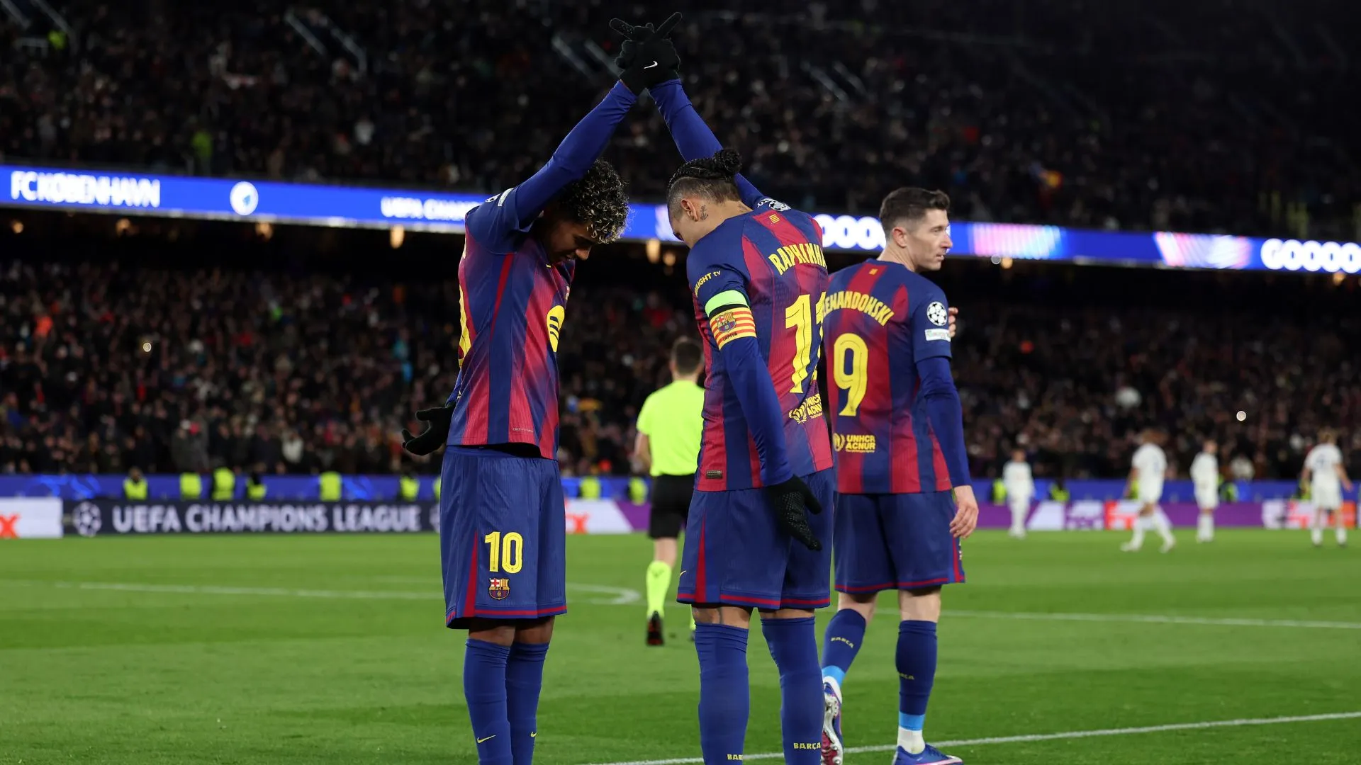 Barcelona pode ter Lamine Yamal e Raphinha como titulares contra o Elche (foto: Judit Cartiel/Getty Images)