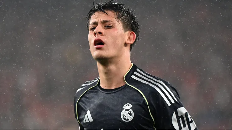 Arda Güler não gostou de ser substituído no Real Madrid contra o Benfica. IMAGO / Agência Anadolu (Anadolu Zed Jameson)