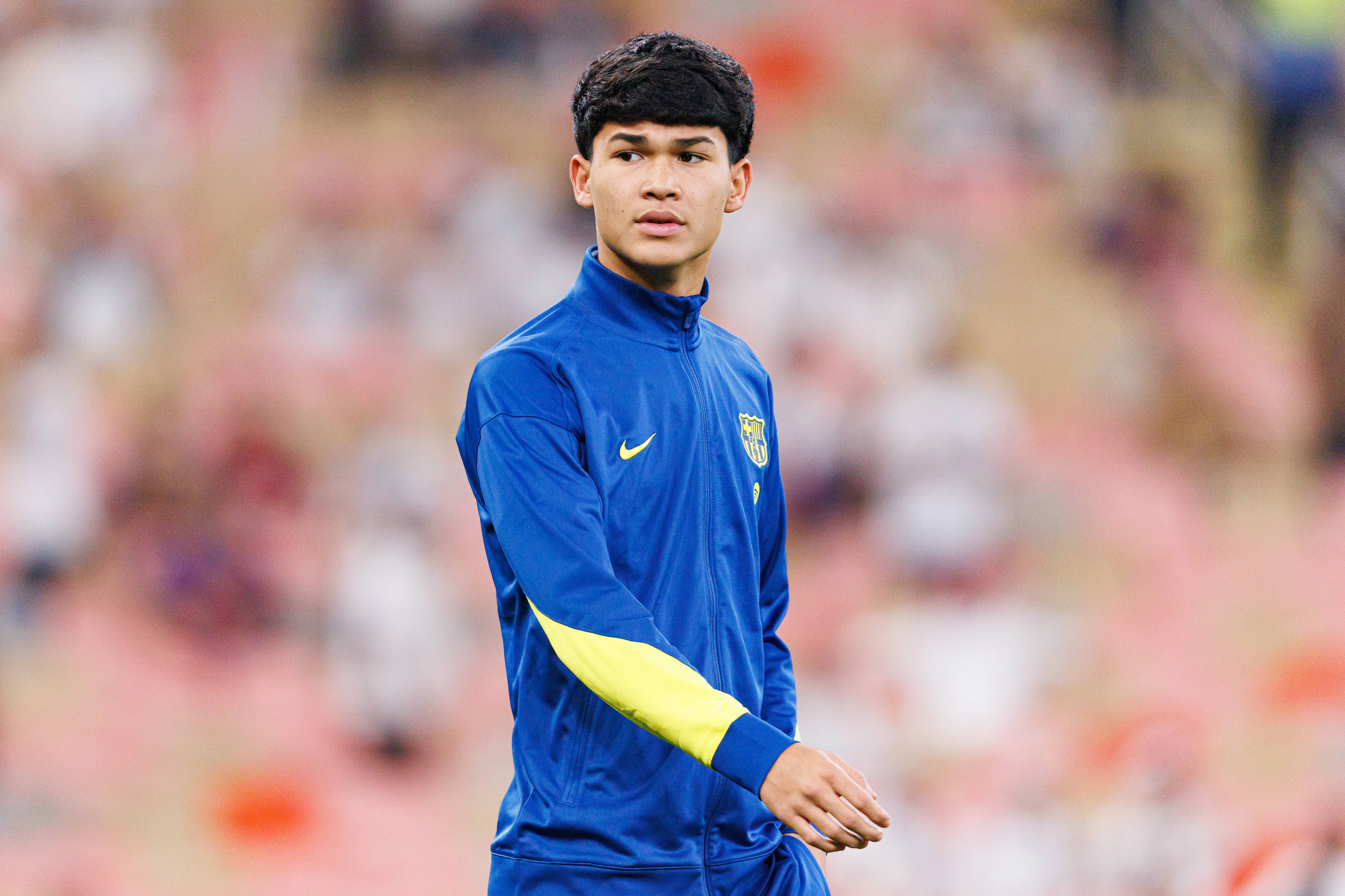 Dro Fernández informou ao treinador que queria deixar o Barcelona. Flick não gostou da decisão, e Deco, diretor do clube, mandou um recado ao jogador, que já foi anunciado pelo PSG. IMAGO /&nbsp;Imagens Brutas da Bola – (Maciej Rogowski)