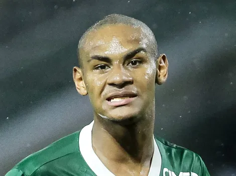 PSG e Barcelona travam duelo por Eduardo Conceição