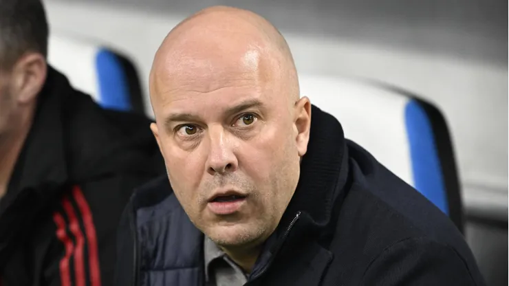 Arne Slot confirmou que Bajcetic foi afastado do treino por conta de contratempos. IMAGO / IMPRENSA ESPORTIVA - MANTEY STEPHANE