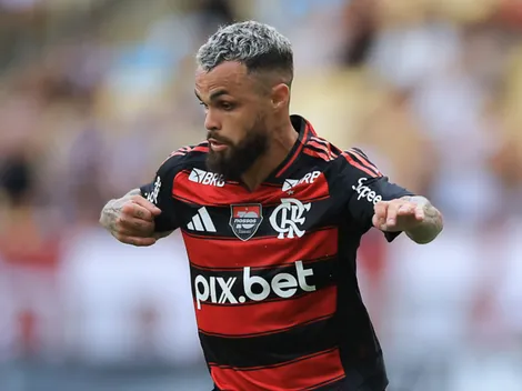 Michael rescinde com Flamengo e pode voltar ao Oriente Médio