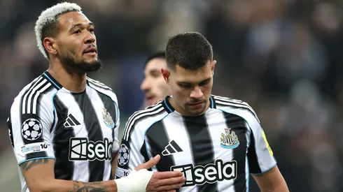 O técnico Eddie Howe falou sobre Joelinton e Bruno Guimarães antes da partida entre Liverpool e Newcastle