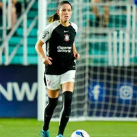 Érika exalta torcida do Corinthians em Londres