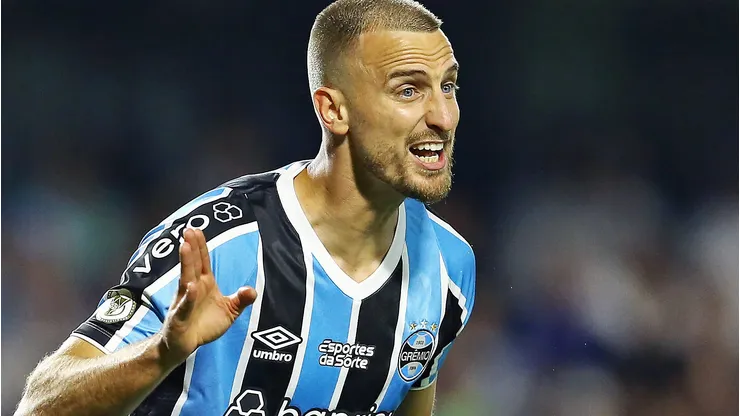 Rodrigo Ely acerta com o Almería, da Espanha, após rescisão com o Grêmio. (Foto: Heuler Andrey/Getty Images)