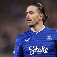 Grealish, atacante emprestado, sofre lesão e pode perder a temporada