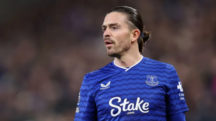 Grealish está emprestado pelo Manchester City para o Everton
