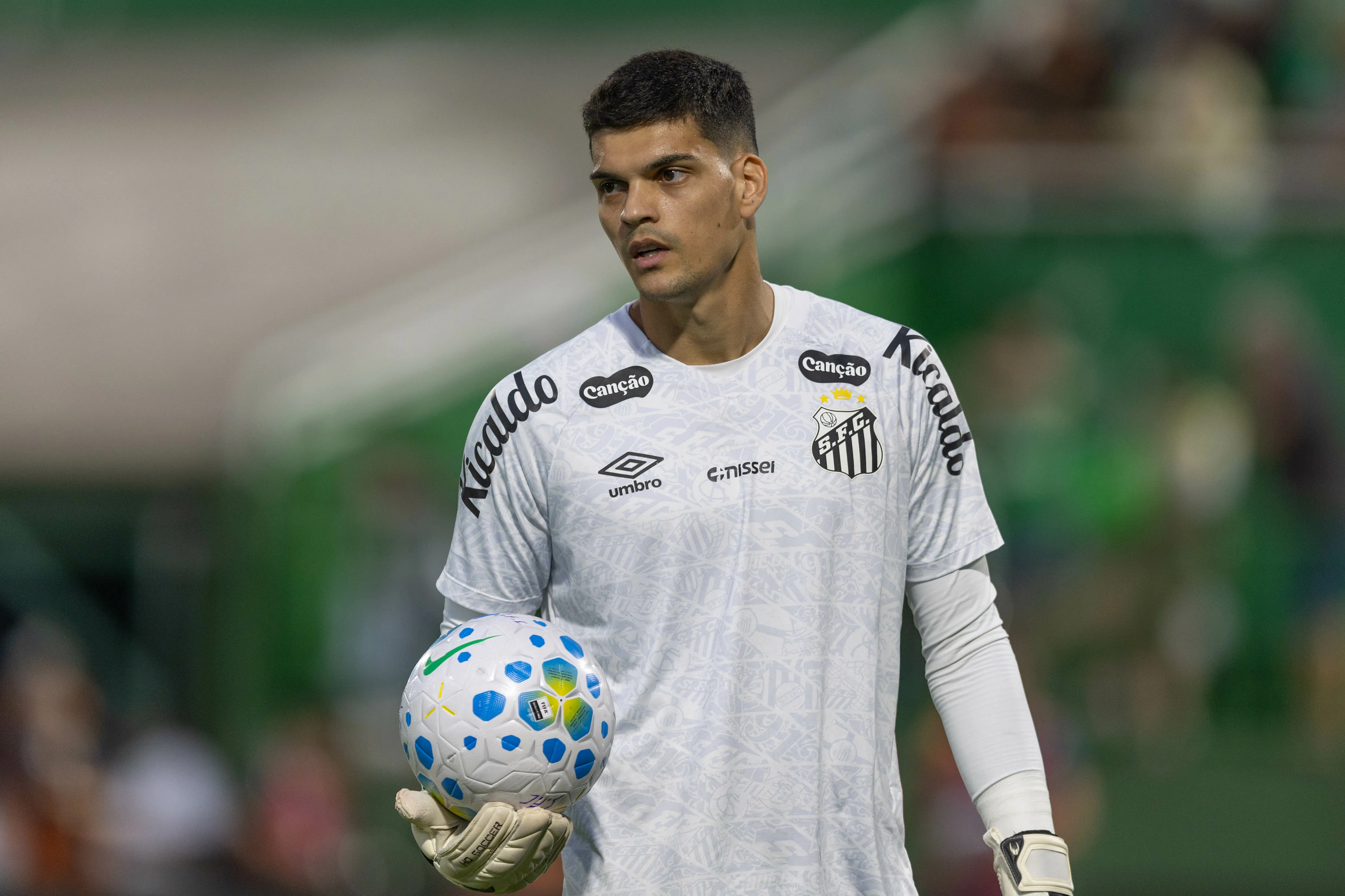 Gabriel Brazão é alvo de gigante turco. Foto: Liamara Polli/AGIF