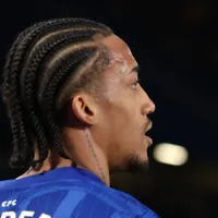 João Pedro e Adama Traoré brigam em vitória do Chelsea