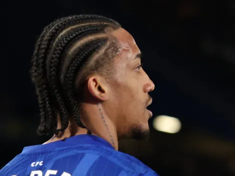 João Pedro e Adama Traoré brigam em vitória do Chelsea