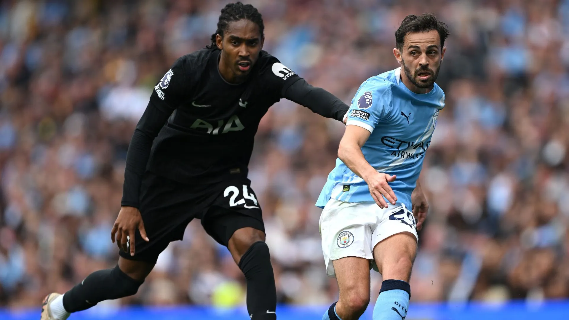 Manchester City precisa vencer o Tottenham para encostar no Arsenal (foto: Shaun Botterill/Getty Images)