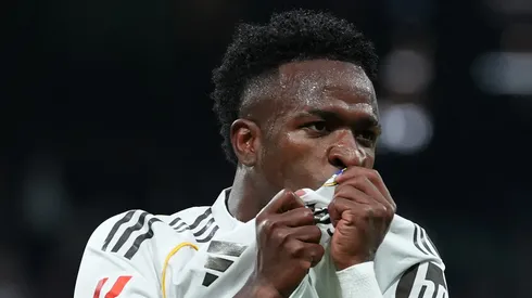 Vinicius Junior marca contra o Rayo Vallecano. (Foto: Angel Martinez/Getty Images)