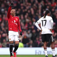 Manchester United marca nos acréscimos do 2° tempo, vence o Fulham e volta ao G4