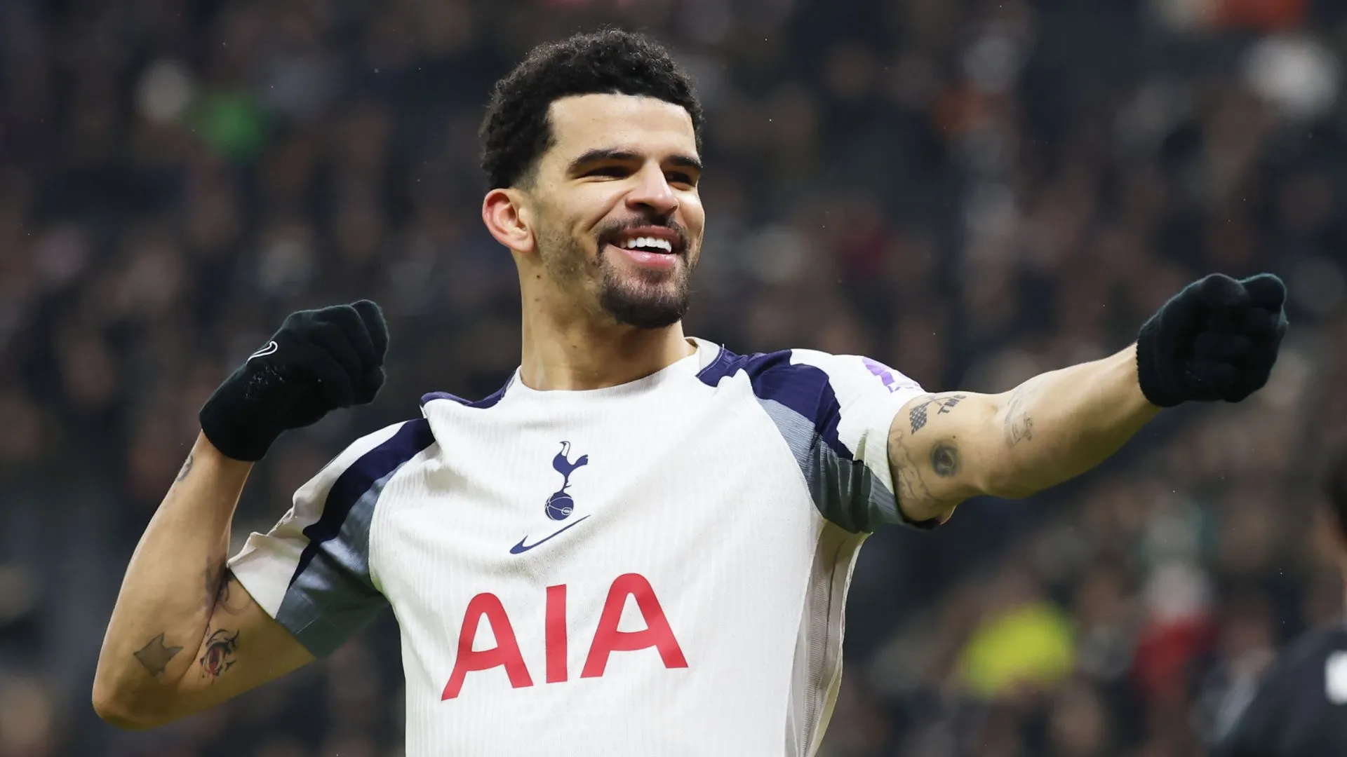 Solanke foi protagonista no jogo entre Tottenham e Manchester City (foto: Alex Grimm/Getty Images)