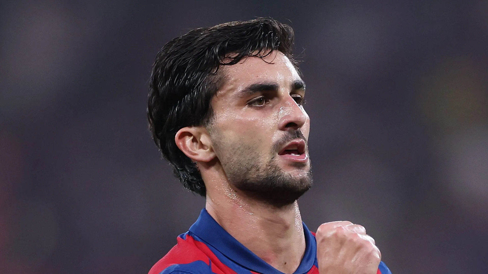 Ferran comemorando gol pelo Barcelona