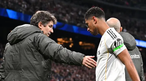 Real Madrid diagnostica lesão no semitendinoso e Jude Bellingham inicia fisioterapia. (Foto de Denis Doyle/Getty Images)