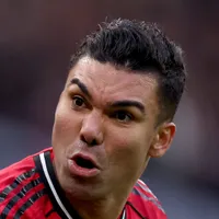 Casemiro arranca elogios de Carragher após brilhar no Manchester United