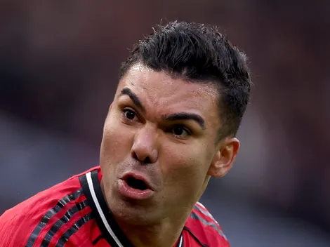 Casemiro arranca elogios de Carragher após brilhar no Manchester United