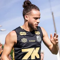 Santos tenta negociar Brahimi, Alexis Duarte e Caballero