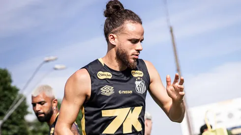 O atacante Bilal Brahimi em treino do Santos (Raul Baretta/ Santos FC)