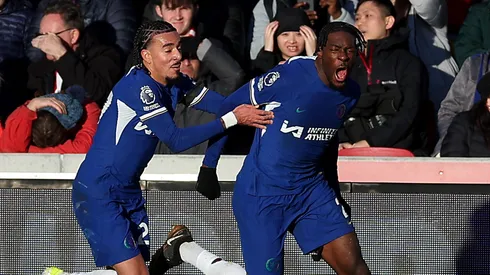 Axel Disasi e Malo Gusto comemoram gol do Chelsea. (Photo by Warren Little/Getty Images)