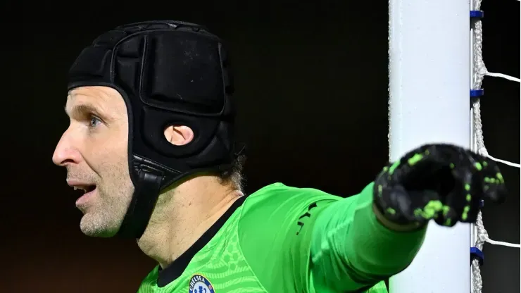 Petr Cech em partida com o Chelsea (Justin Setterfield/Getty Images)