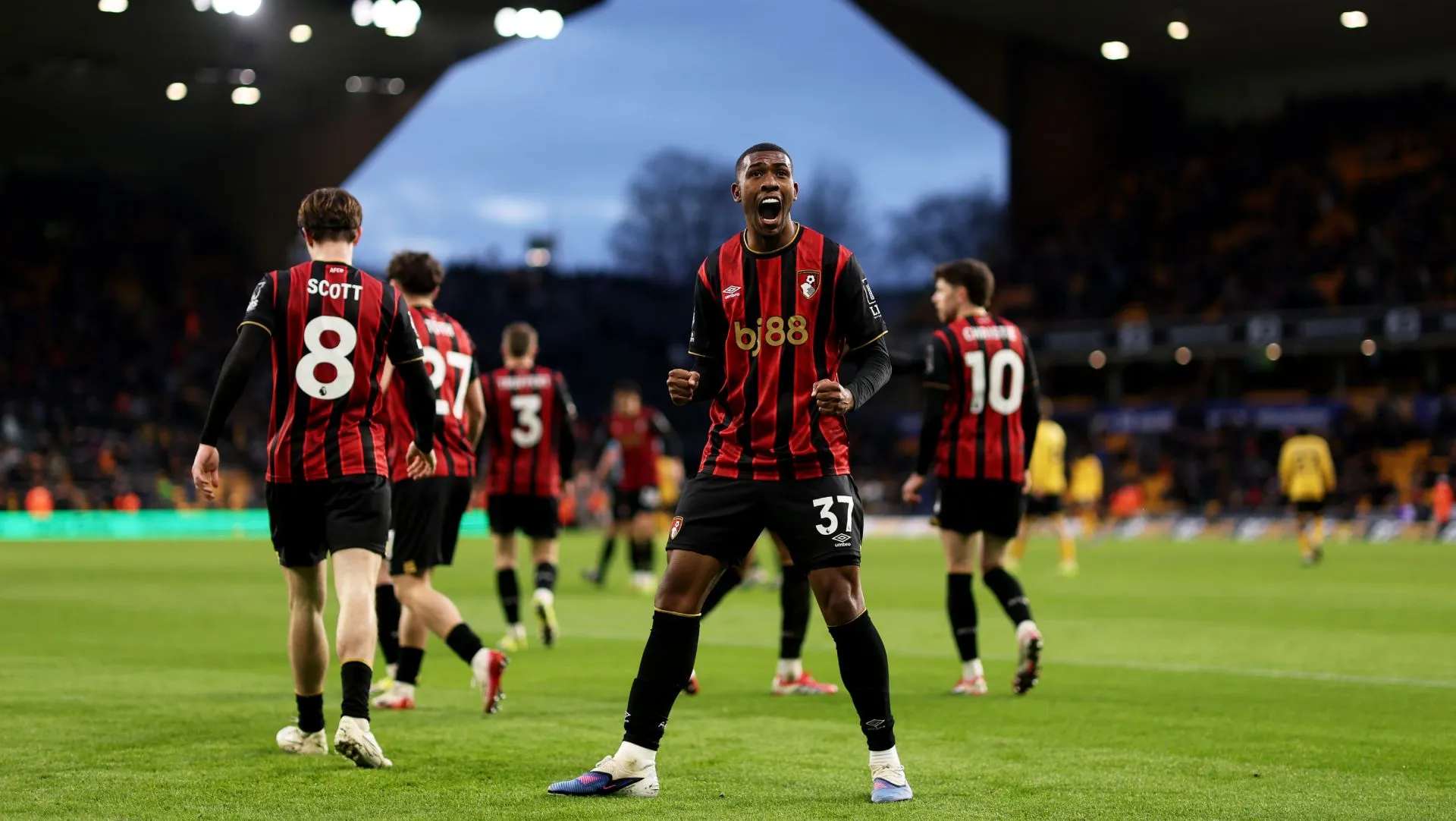 Rayan, do Bournemouth, comemora gol durante partida da Premier League. Foto: Jack Thomas/Getty Images