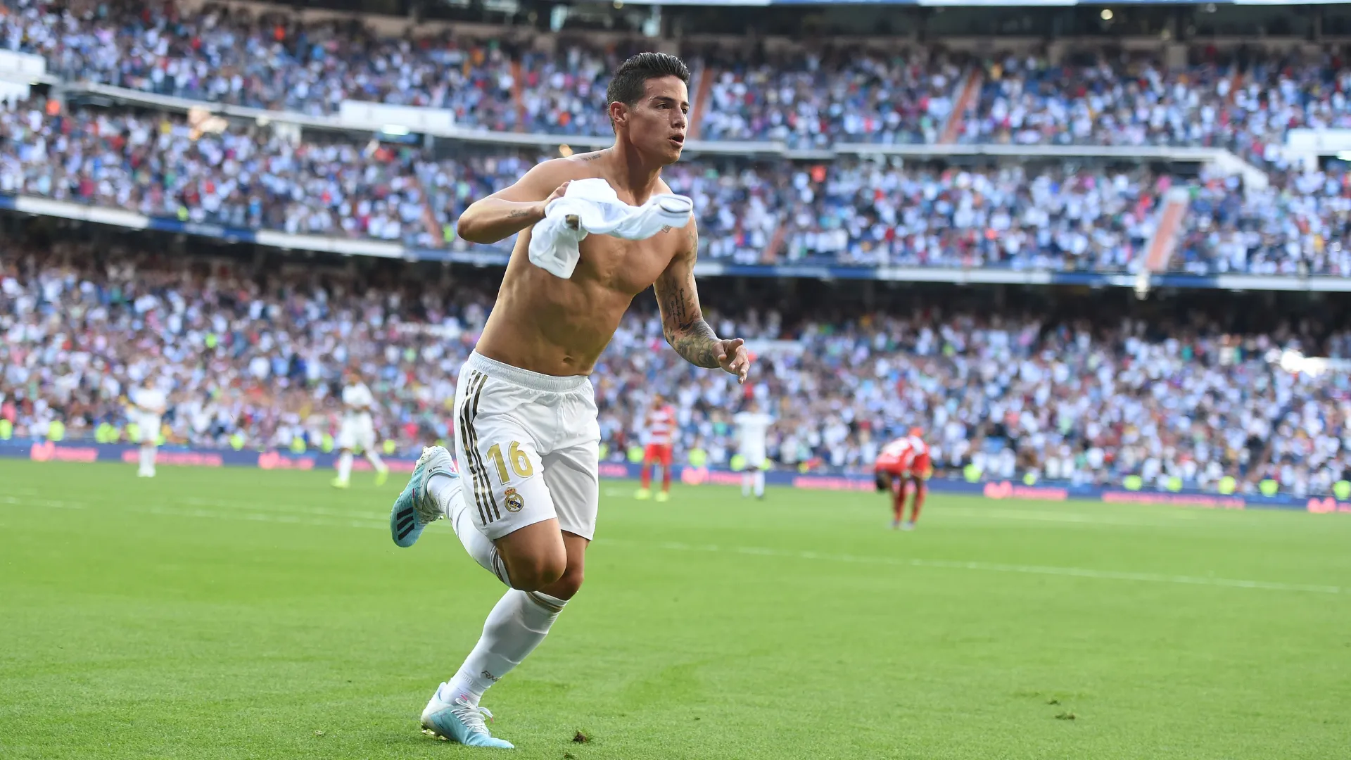 James Rodríguez comemorando gol durante partida pelo Real Madrid