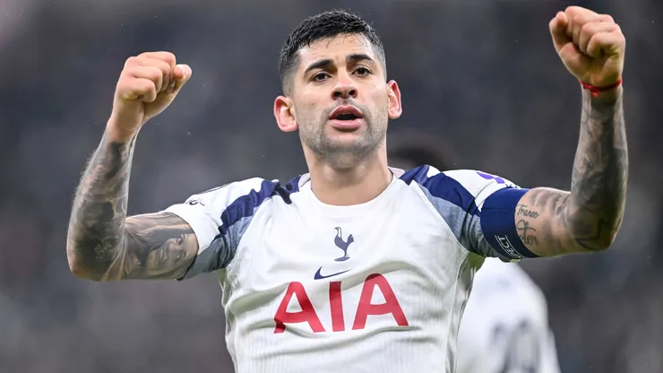 Cristian Romero, o 'Cuti' Romero, deixará o Tottenham, segundo o jornalista do TyC Sports, e recebeu sondagens da Espanha. Ele já foi alvo do Real Madrid e Atlético. IMAGO / Imagens DeFodi