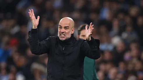 Pep Guardiola em ação pelo Manchester City. Stu Forster/Getty Images.