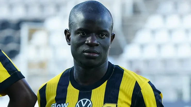 N'golo Kanté em partida do Al-Ittihad. (Photo by Gualter Fatia/Getty Images)