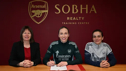Barbora Votíková chega ao Arsenal após duas temporadas pelo Slava Praha – Foto: Site Oficial/Arsenal