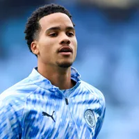 Manchester City transfere Divine Mukasa para o Leicester